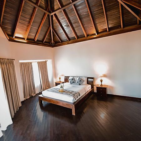 Royal Regantris Villa Karang Гілі-Аїр Екстер'єр фото